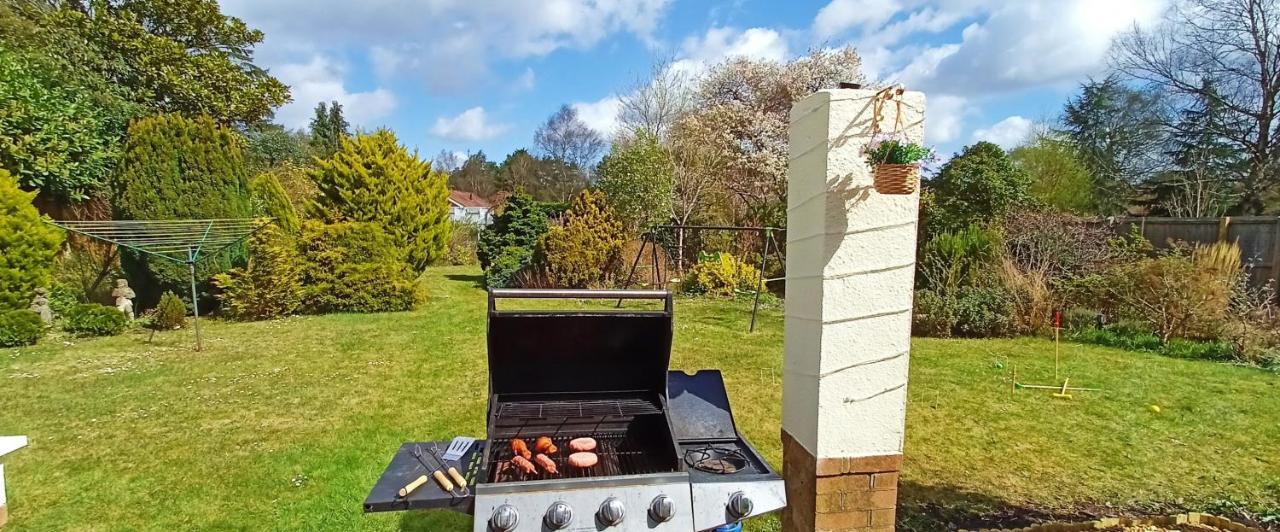 Lions Lodge: Great Location With Hot Tub Ringwood Esterno foto